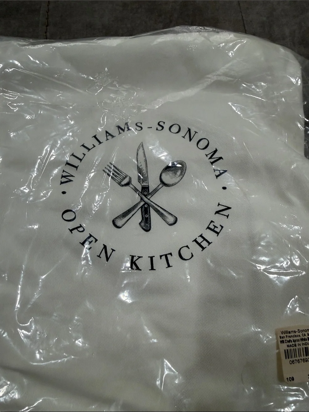 NWT Williams Sonoma chefs open kitchen logo  apron tie with pocket white